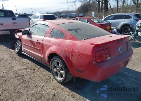 2008 Ford Mustang V6 Deluxe/V6 Premium z USA, uszkodzony, nr VIN 1ZVHT80N685204494